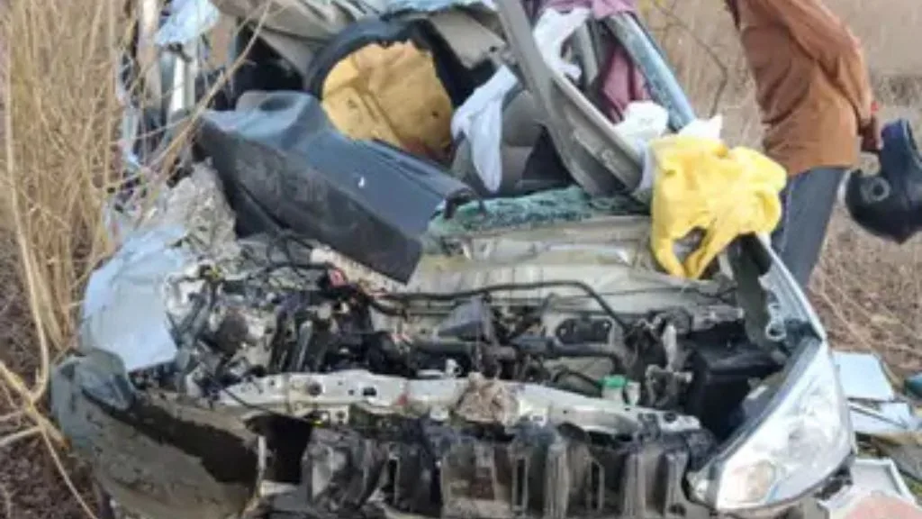 Road Accident: एक ही परिवार के 3 लोगो की सड़क हादसे ने हुई मौत, मातम में बदली खुशिया। 1 Road accident