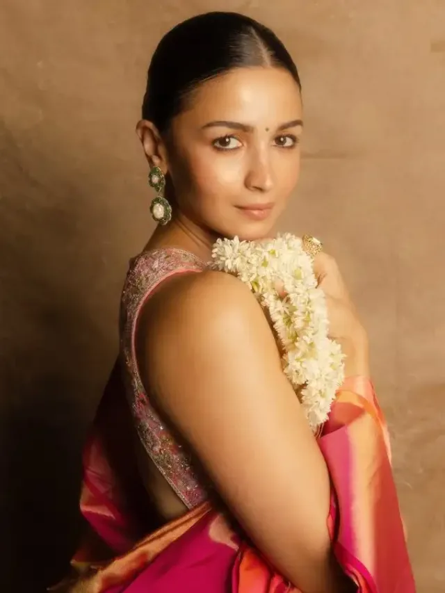 Alia Bhatt dazzles in a Maharashtrian look