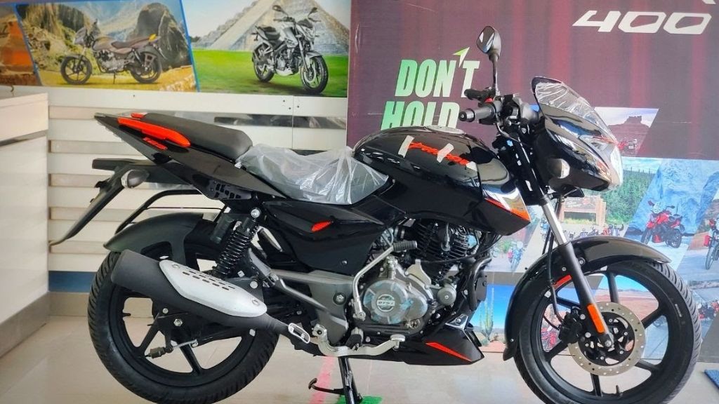 Bajaj Pulsar 125 on road price