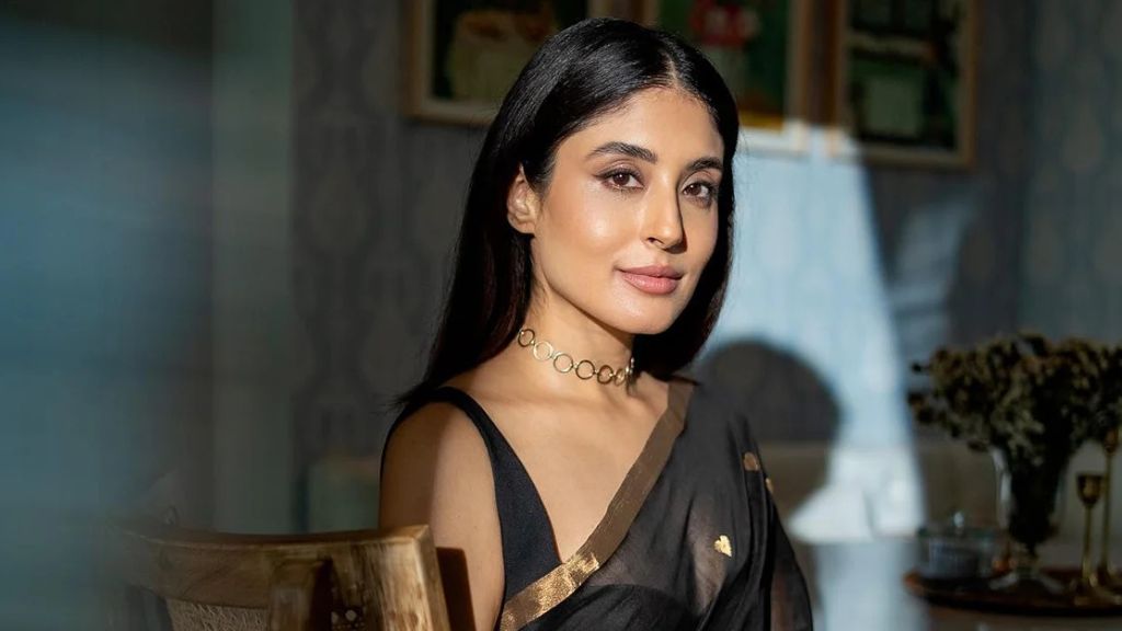 kritika kamra net worth 2026