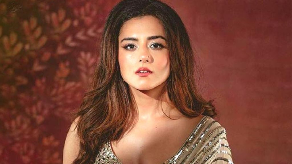 Riddhi Dogra lifestyle