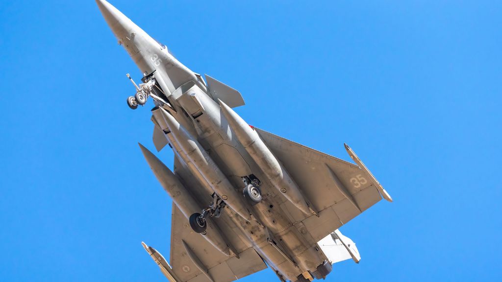 Paras Defence HFCL MTAR stock badha kyun