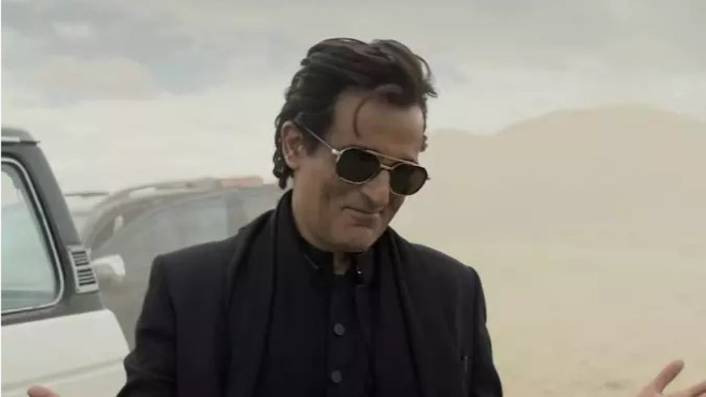 Akshaye Khanna income